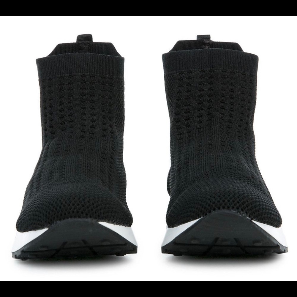 Women Iva Sneaker